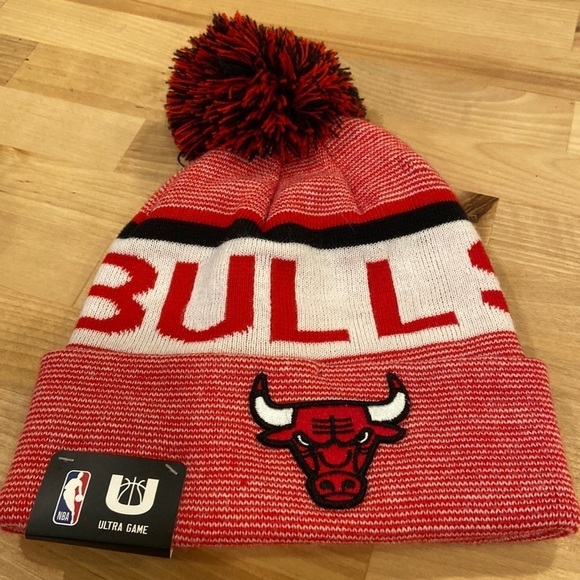 Chicago bulls beanie Pom knit hat nwt - Picture 1 of 5